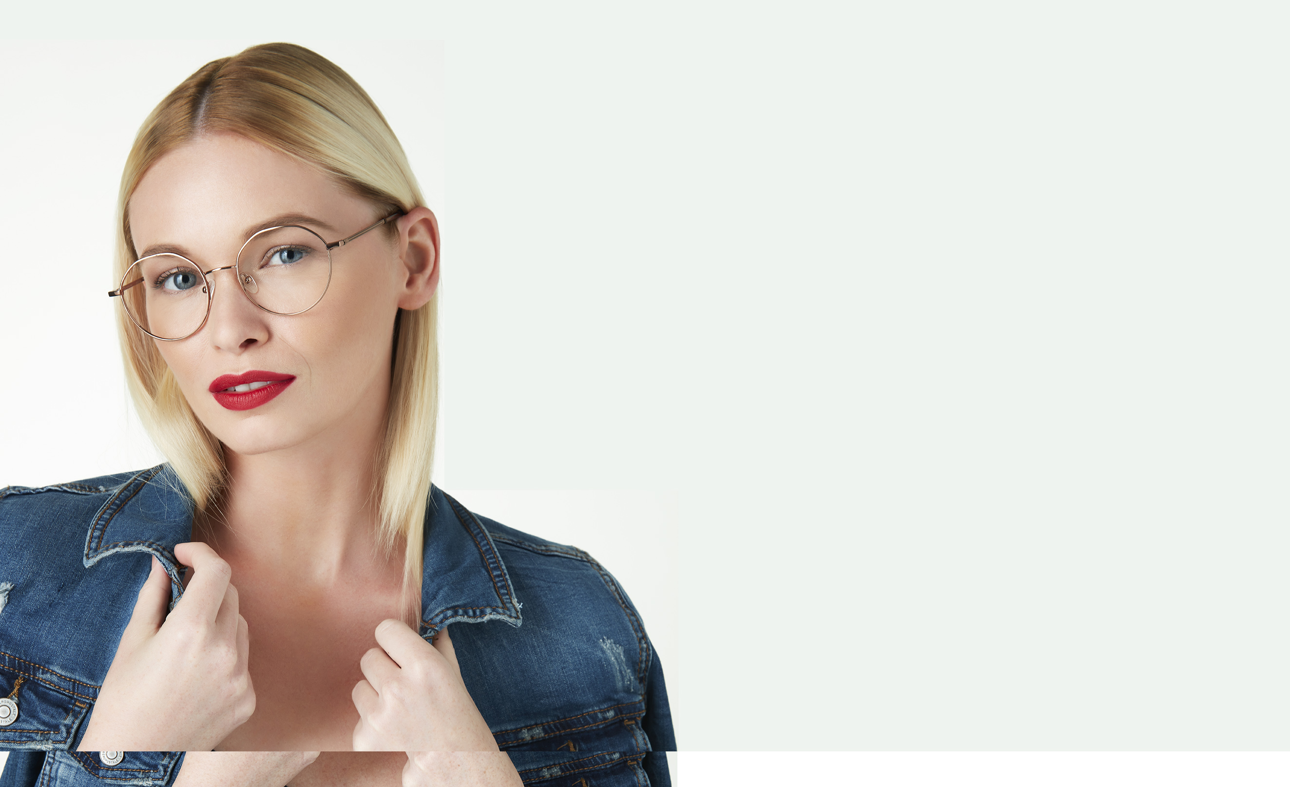 female model in Oscar de la Renta clear frame glasses